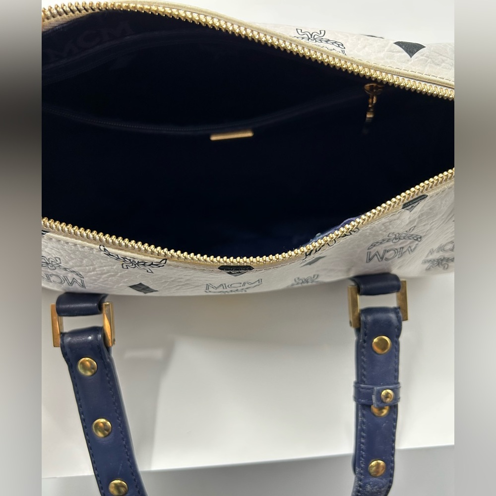 MCM Handbag - Picture 9 of 10